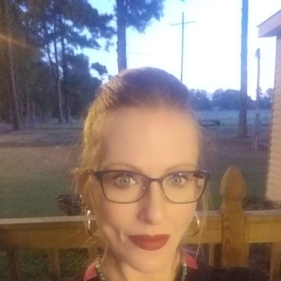 Meet your Posher, Aleasha - Picture 1 of 1